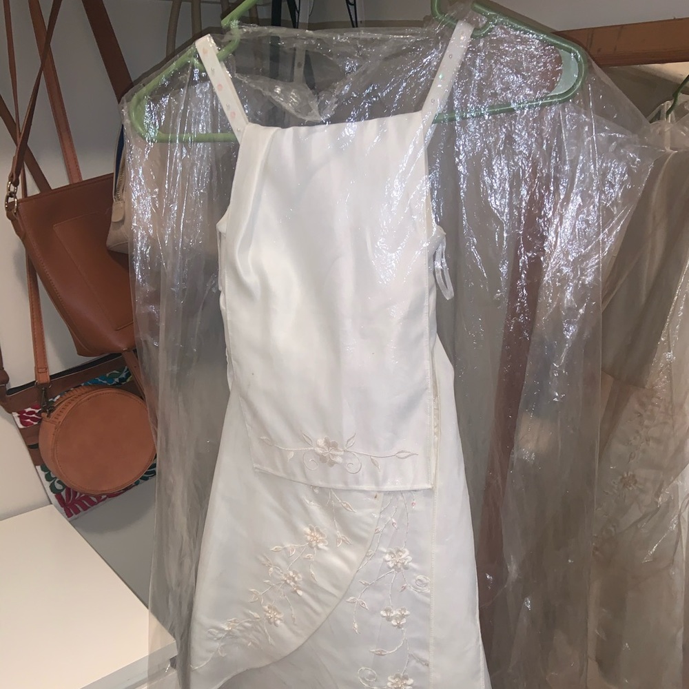 Girls size elegant wedding dress.